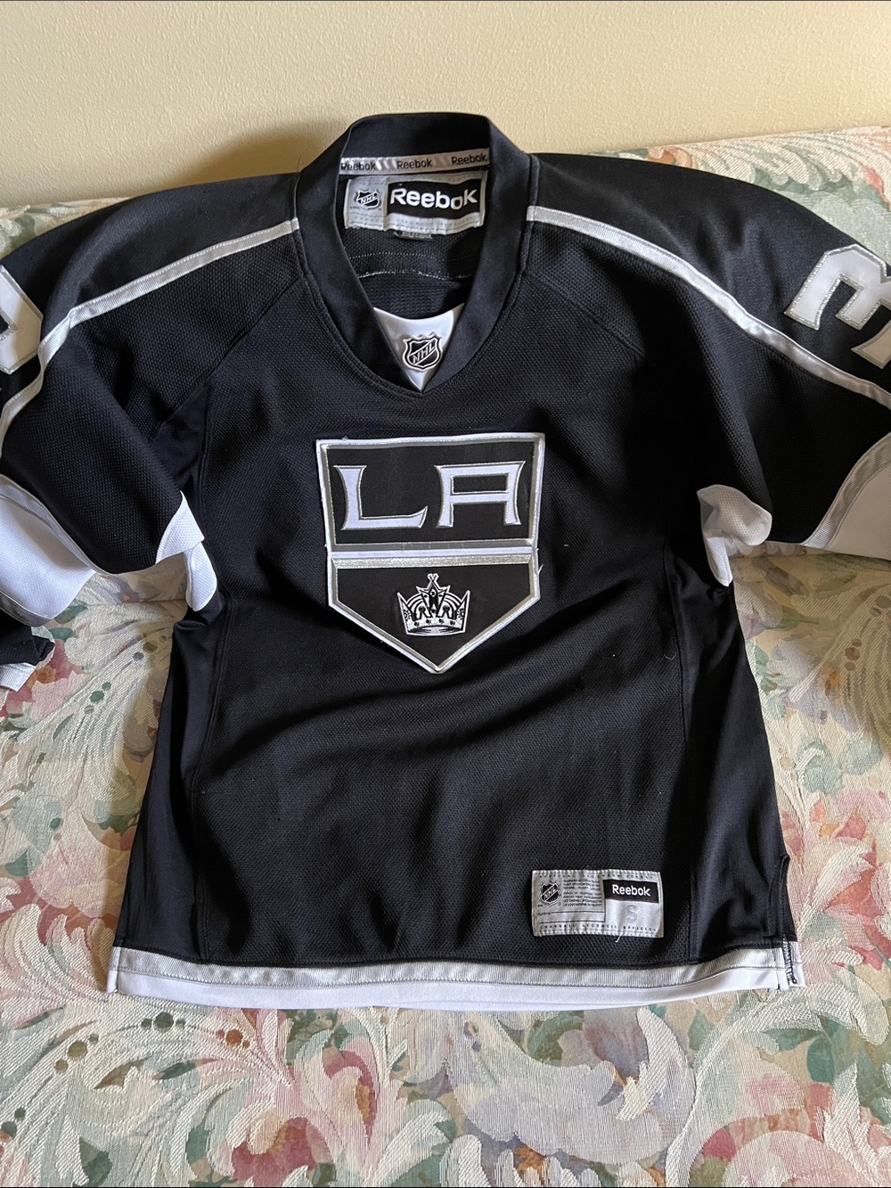 Reebok Black & White LA Kings Youth Hockey Jersey Johnathan Quick #32 NHL